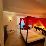 Hotel Zur Roemerbruecke