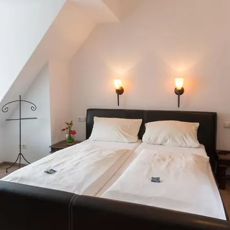 Hotel Zur Romerbrucke