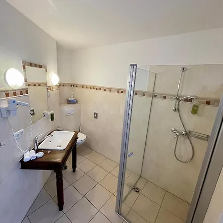 Zur Romerbrucke Hotel *